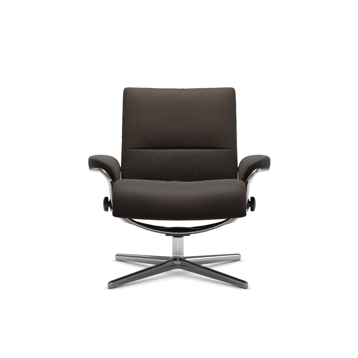 Brun läderfåtölj med metallisk snurrfot i frontvy, modern minimalistisk design frilagd mot vit bakgrund.