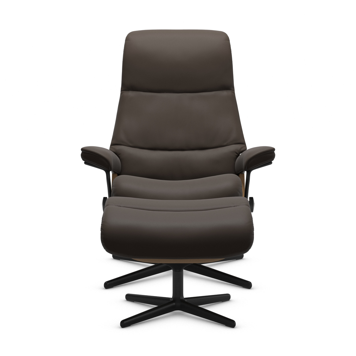 Modern brun reclinerfåtölj i läder med utfälld fotstöd och svart kryssfot, frilagd på vit bakgrund.