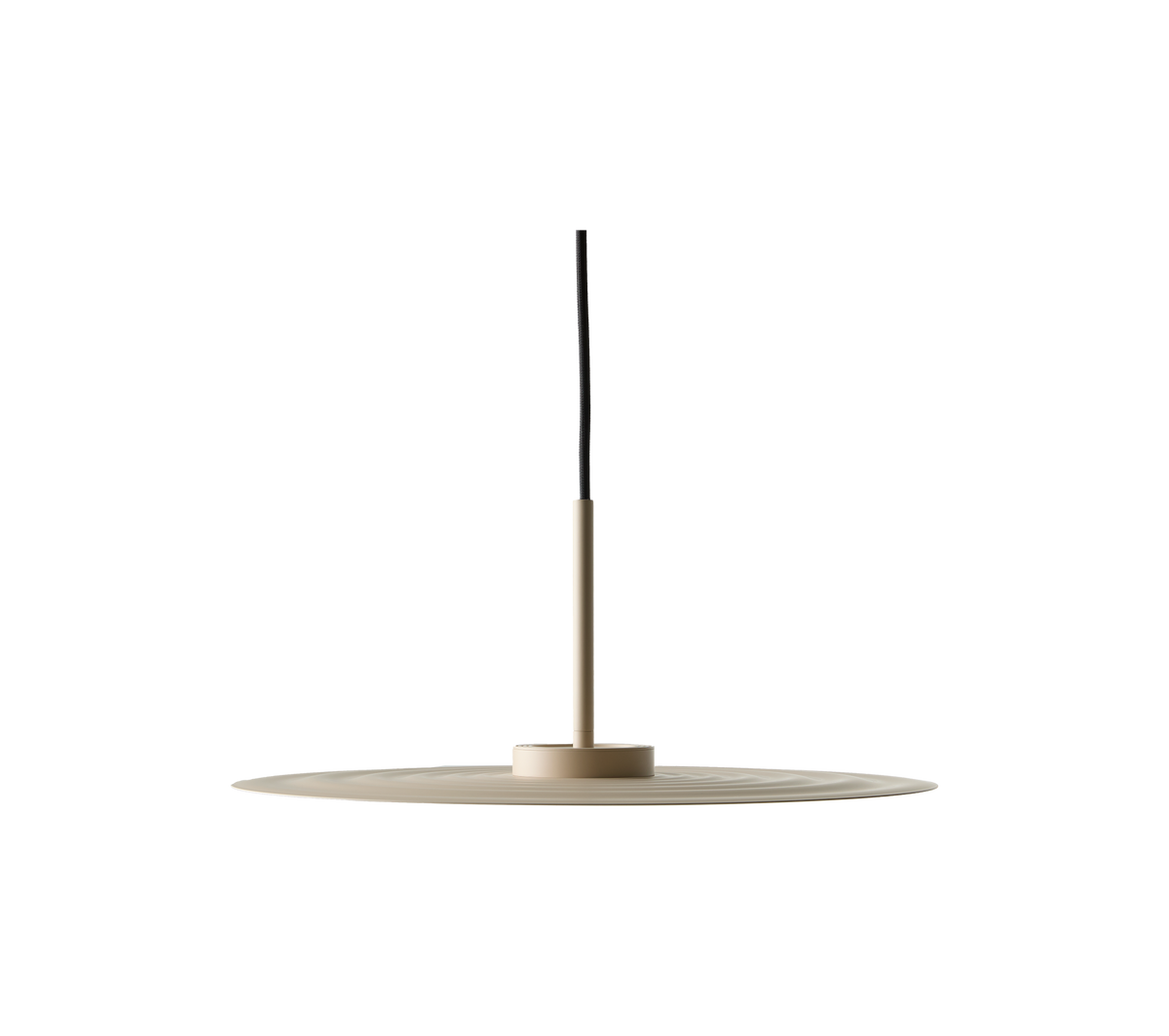 Minimalistisk beige ljusstake med vertikal pinne och rund, vågformad bas på svart bakgrund.