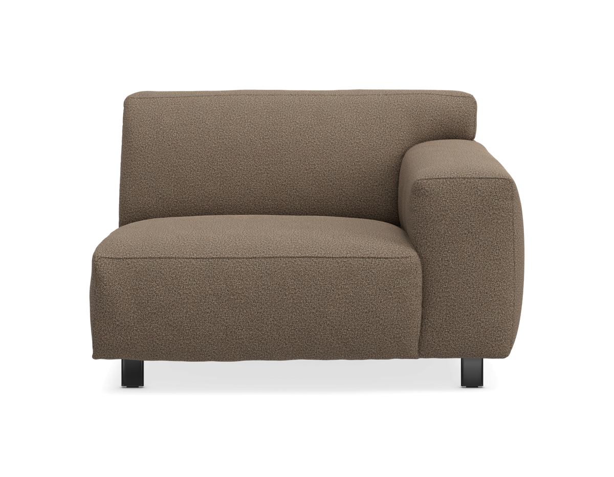 Modulsoffa hörn med höger armstöd i beige/brun bouclé, frontvy.