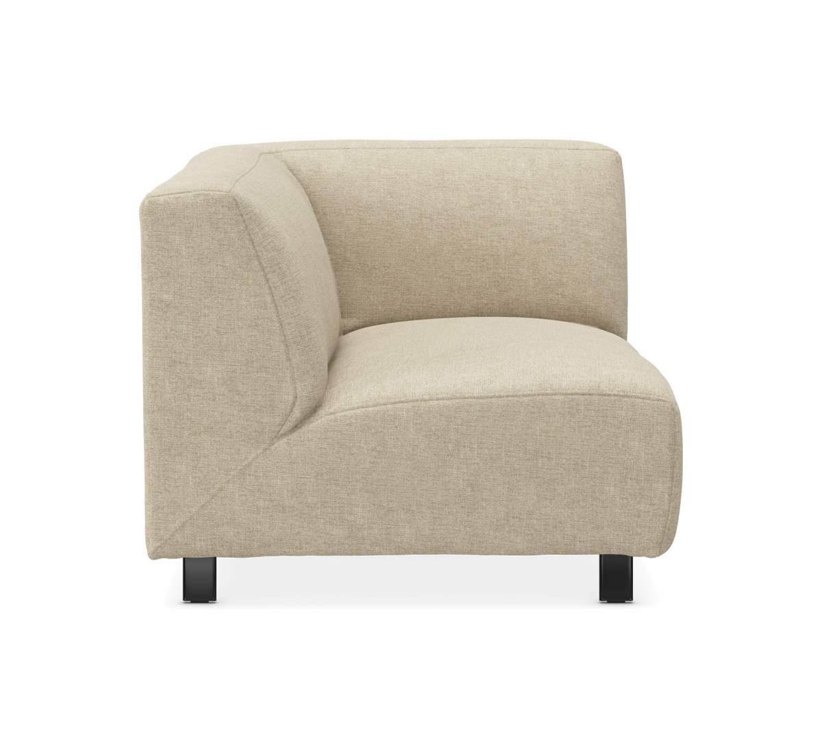 Beige hörnmodulsoffa med låga svarta ben, frontvy mot vit bakgrund.