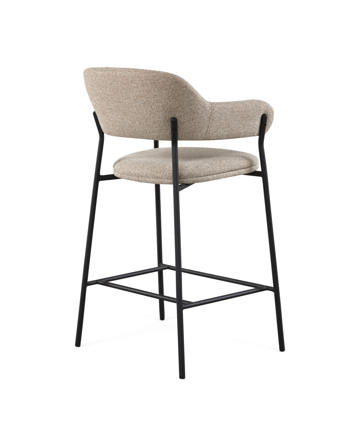 Beige barstol med rund, stoppad sits och ryggstöd, svart metallstativ med fotstöd på vit bakgrund.